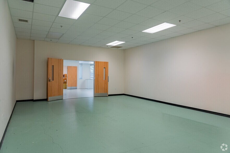 More Photos Of 610 Jones Ferry Rd, Carrboro Medical For Lease