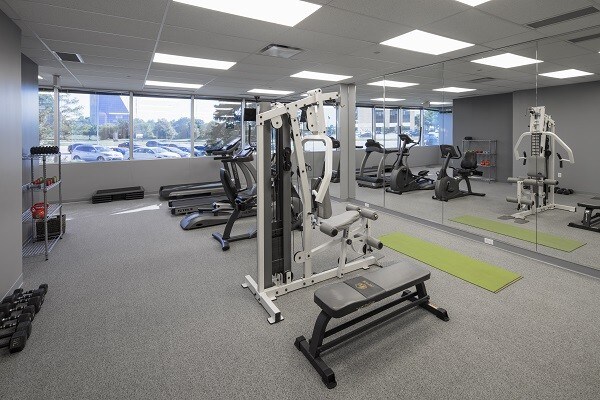 More Photos Of 8910 Purdue Rd, Indianapolis Office For Sale