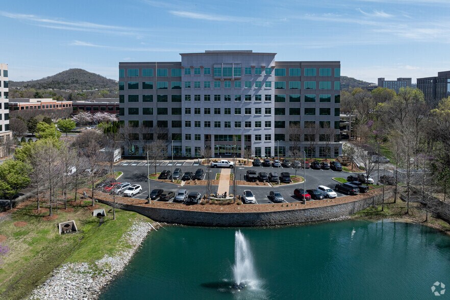 More Photos Of 2555 Meridian Blvd, Franklin Office For Lease