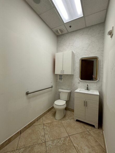 More Photos Of 6000 Turkey Lake Rd, Orlando Medical For Lease