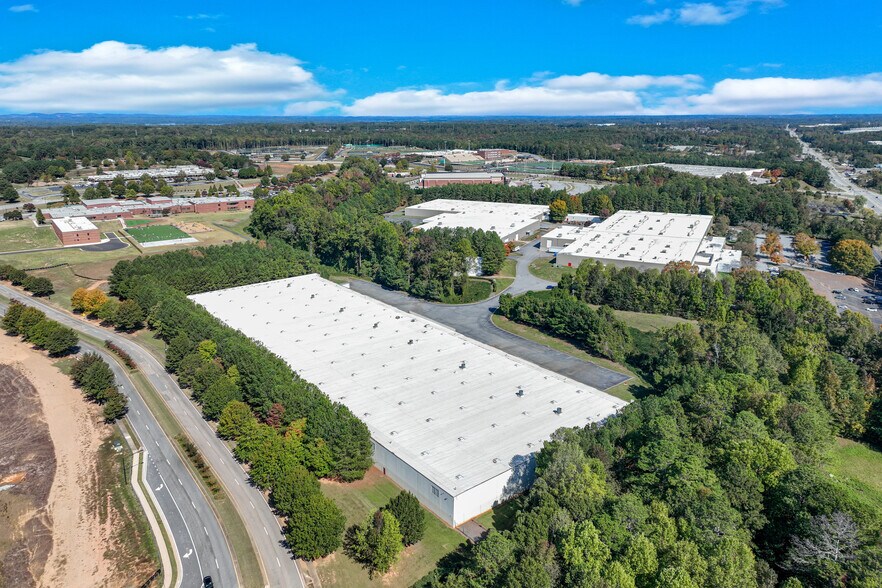 More Photos Of 2600 Buford Hwy, Buford Distribution For Lease