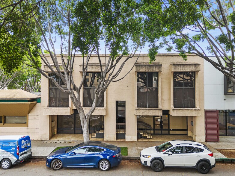 More Photos Of 924 E Green St, Pasadena Loft Creative Space For Lease