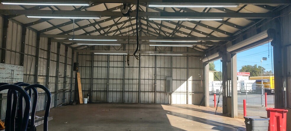More Photos Of 2209 Lexington Rd, Athens Auto Repair For Lease