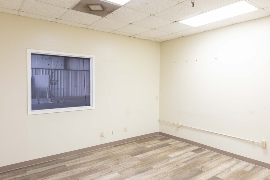 More Photos Of 12130 Highway 3, Webster Unknown For Lease