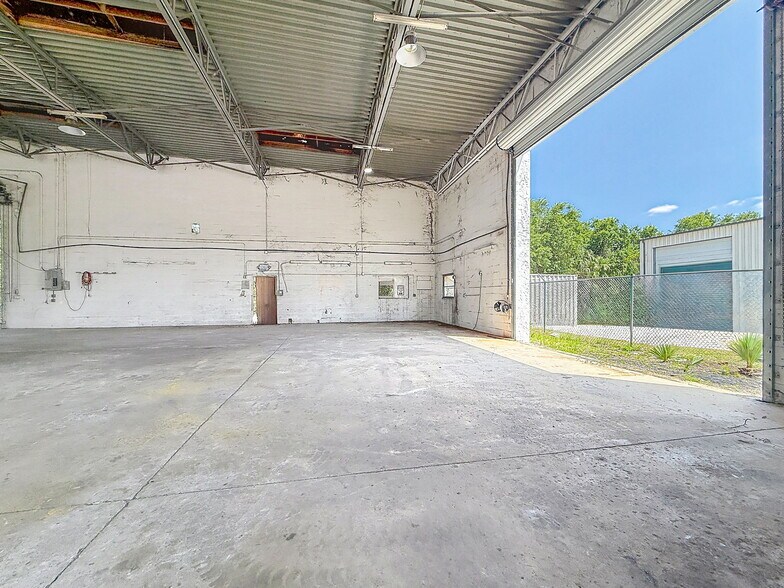 More Photos Of 5524 Independence Ct, Punta Gorda Warehouse For Sale