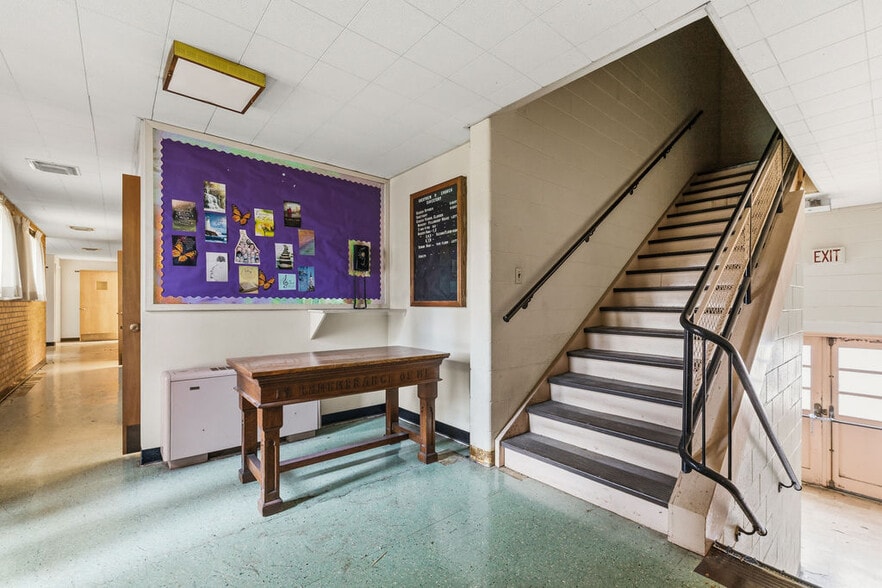 More Photos Of 350 E Tulane Rd, Columbus Religious Facility For Sale