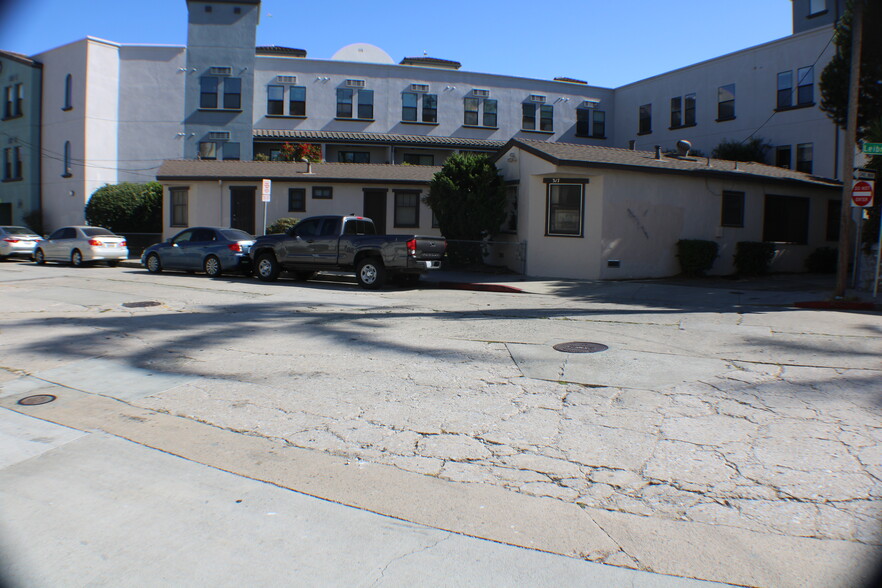 Primary Photo Of 317 Leibrandt Ave, Santa Cruz Apartments For Sale