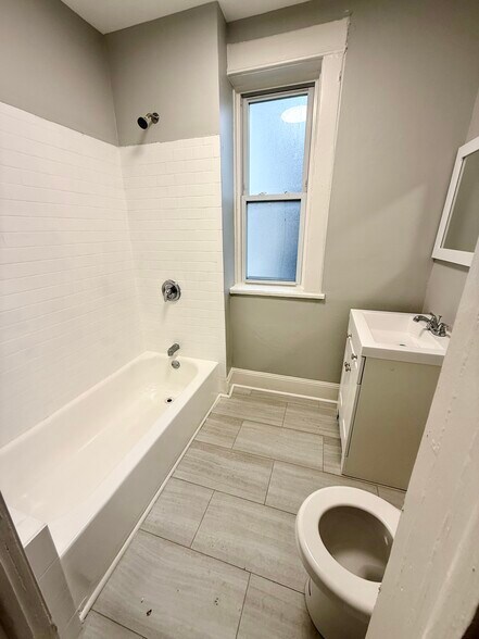 More Photos Of 201 N Laramie Ave, Chicago Apartments For Sale