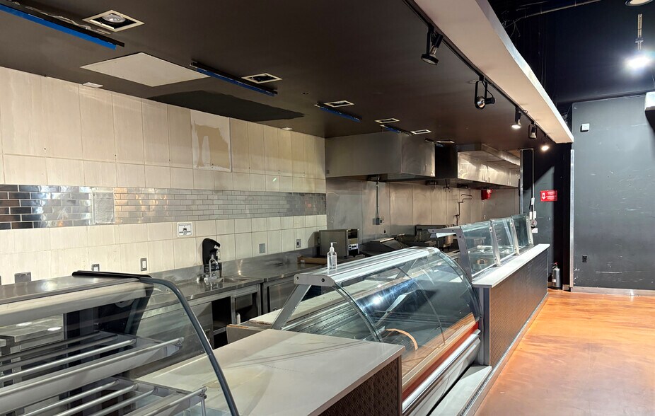 More Photos Of 550 W 54th St, New York Apartments For Lease