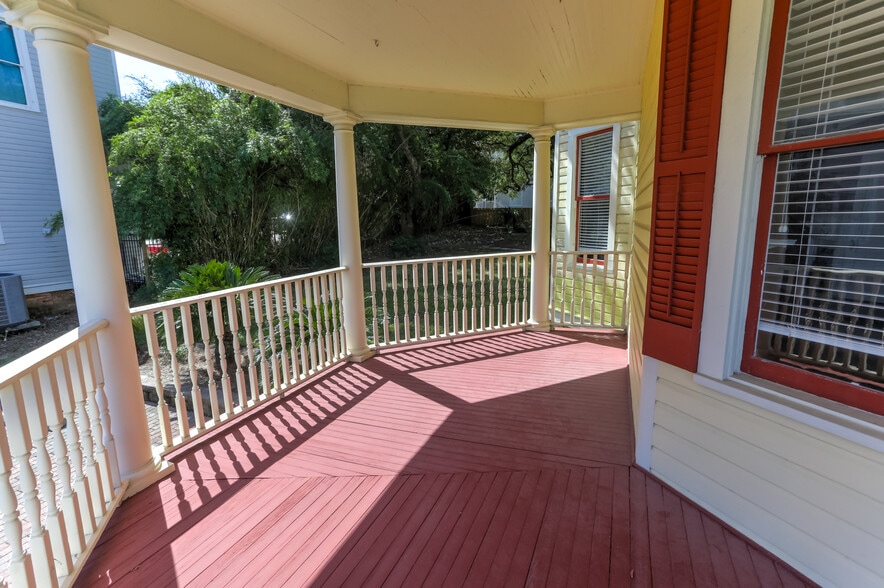 More Photos Of 921 N Palafox St, Pensacola Office For Sale