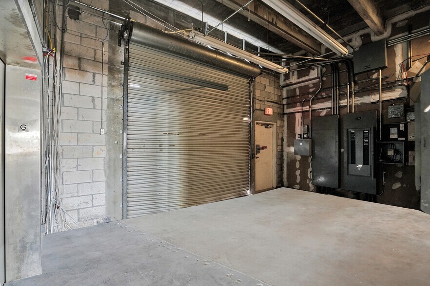 More Photos Of 4690 S University Dr, Davie Freestanding For Lease