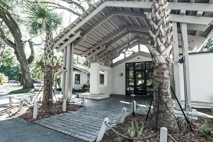 More Photos Of 8 Executive Park Rd, Hilton Head Island Restaurant For Sale