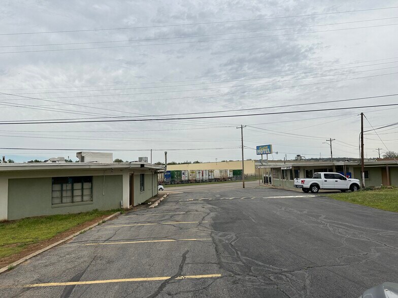 More Photos Of 4020 Midland Blvd, Fort Smith Restaurant For Lease