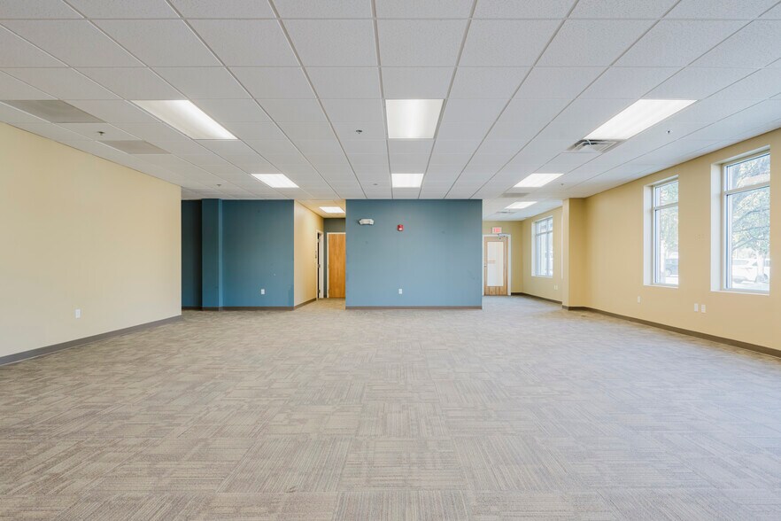 More Photos Of 42 Winter St, Pembroke Light Distribution For Lease