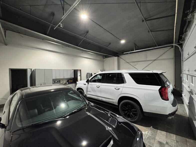 More Photos Of 645 Sandpiper Trl, Cottage Grove Warehouse For Lease