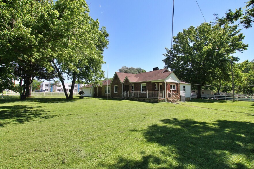 More Photos Of 1063 Louisville Hwy, Goodlettsville Flex For Sale