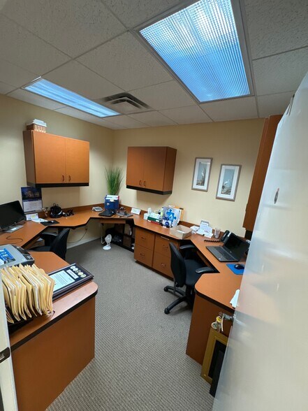 More Photos Of 1314 E Venice Ave, Venice Medical For Sale