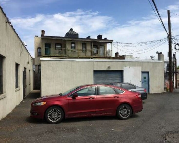 More Photos Of 1160 E Grand St, Elizabeth Storefront Retail Residential For Sale