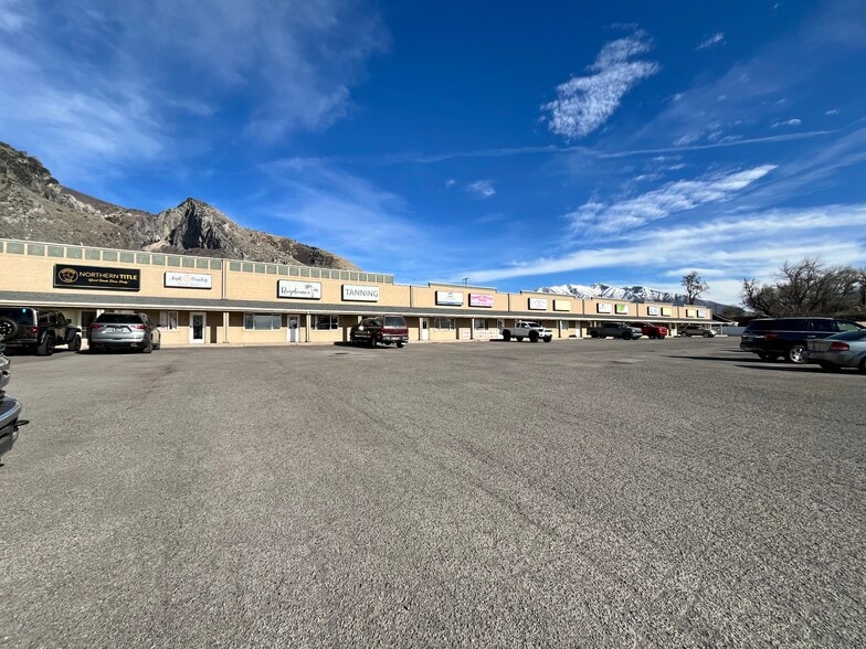 More Photos Of 1190 N Main St, Springville Unknown For Lease