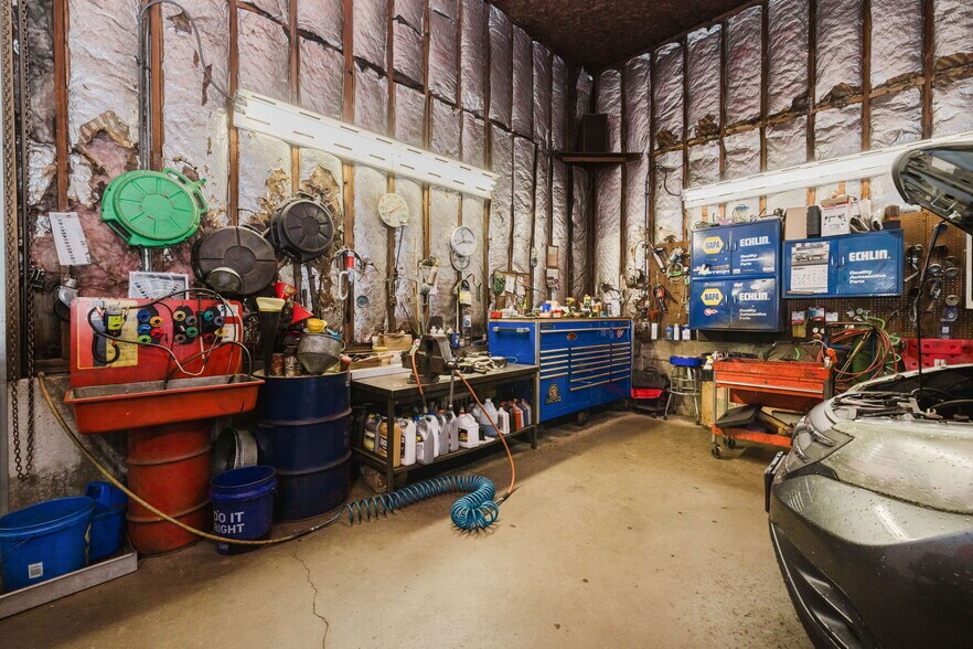 More Photos Of 634 Winthrop St, Taunton Flex For Sale