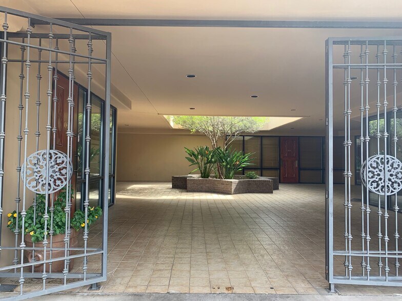 More Photos Of 1530 W Glendale Ave, Phoenix Medical For Lease