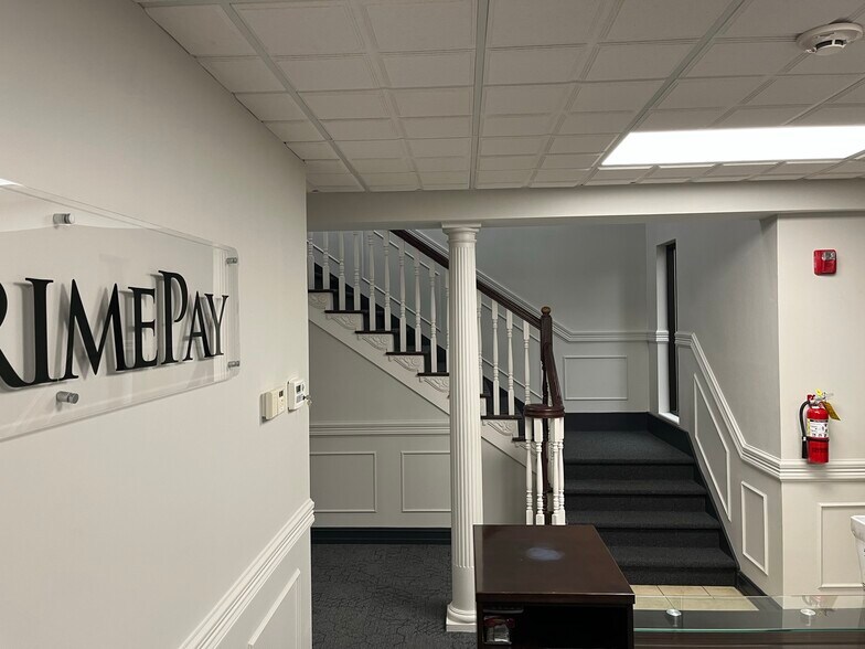 More Photos Of 3820 Edison Lakes Pky, Mishawaka Office For Lease