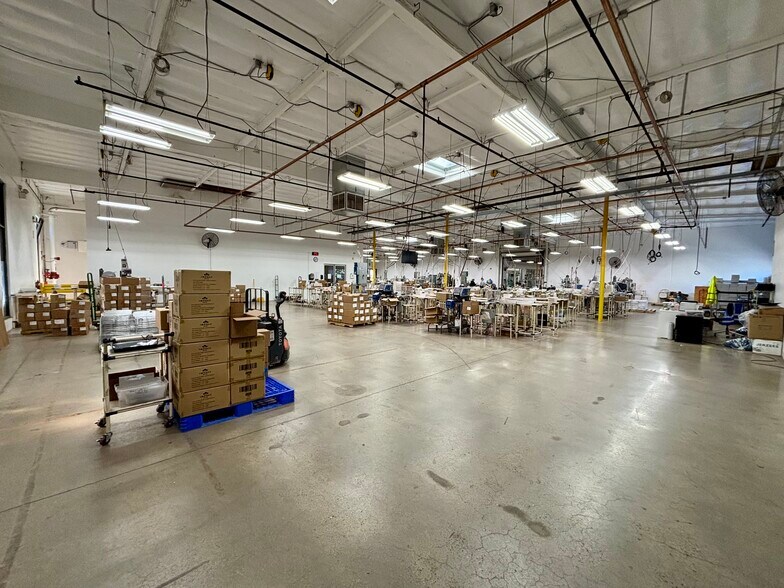 More Photos Of 1350 Stellar Dr, Oxnard Unknown For Lease