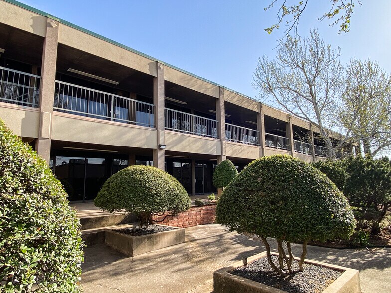 Primary Photo Of 3007 NW 63rd St, Oklahoma City Office For Sale