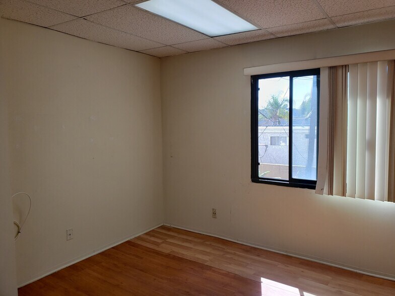 More Photos Of 400 S Glendale Ave, Glendale Unknown For Lease