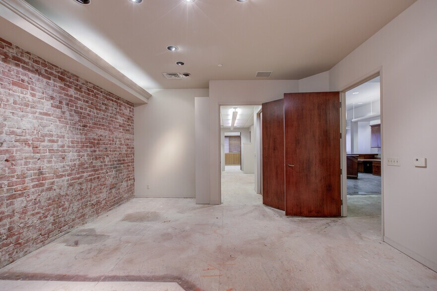 More Photos Of 817-819 10th St, Modesto Office For Lease