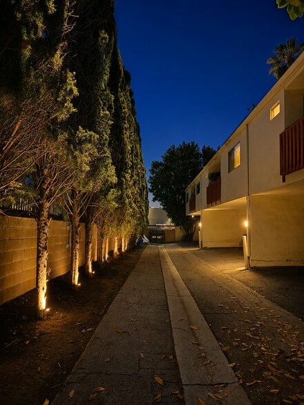 More Photos Of 4208 Russell Ave, Los Angeles Apartments For Sale