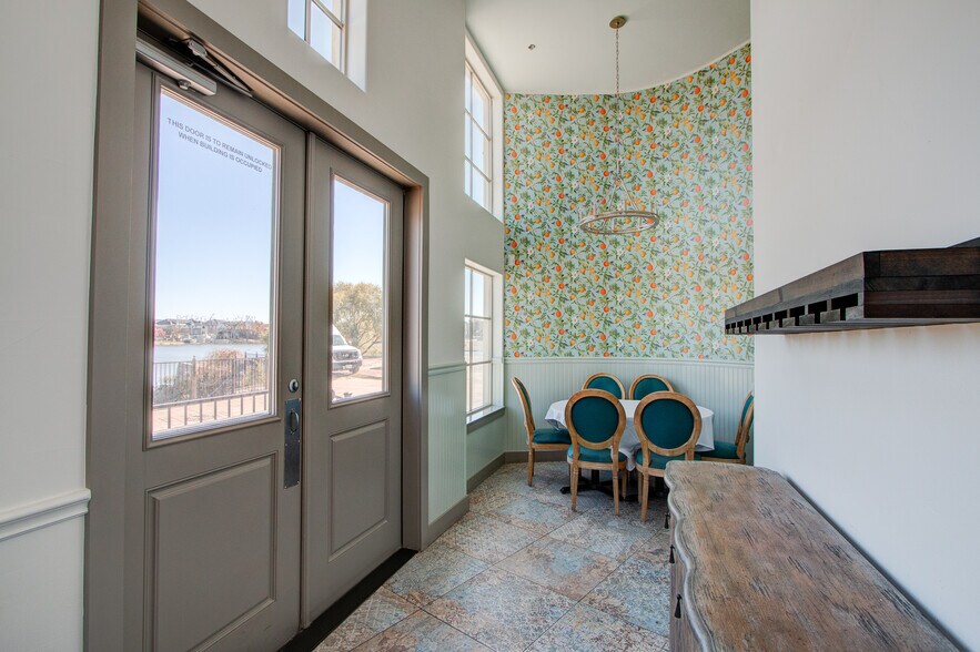 More Photos Of 6675 Mediterranean Dr, McKinney Restaurant For Sale