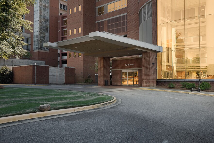 More Photos Of 800 Saint Vincents Dr, Birmingham Medical For Lease