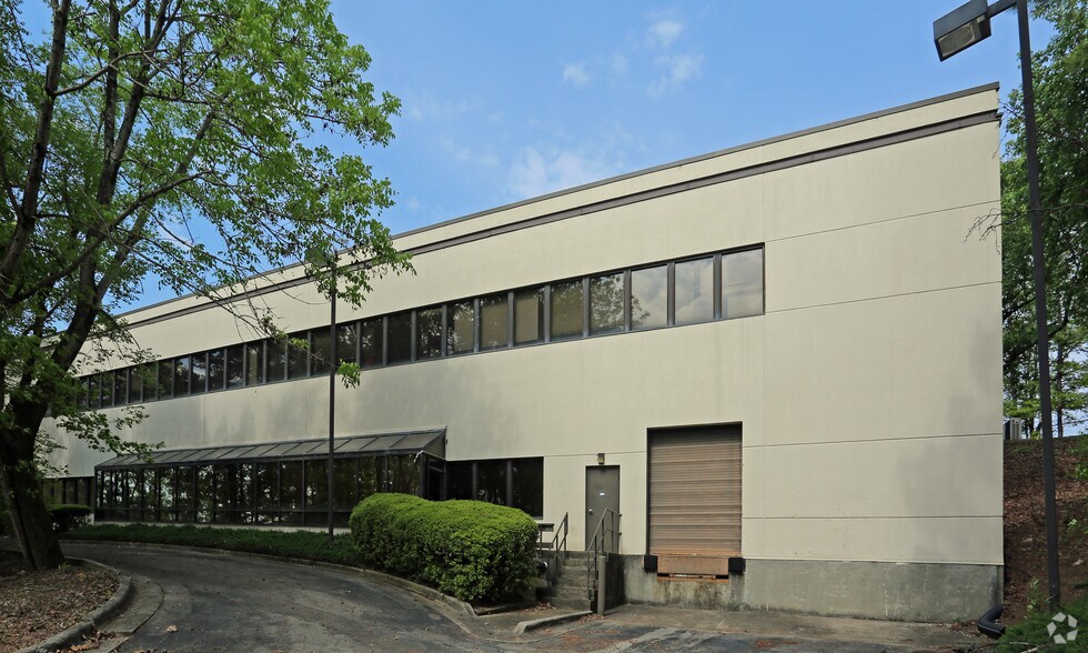 More Photos Of 218 Summit Pky, Birmingham Office For Lease