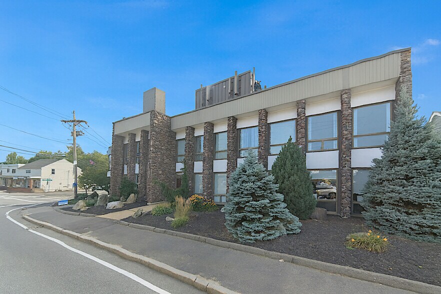 More Photos Of 1 Mountain Rd, Burlington Office For Lease