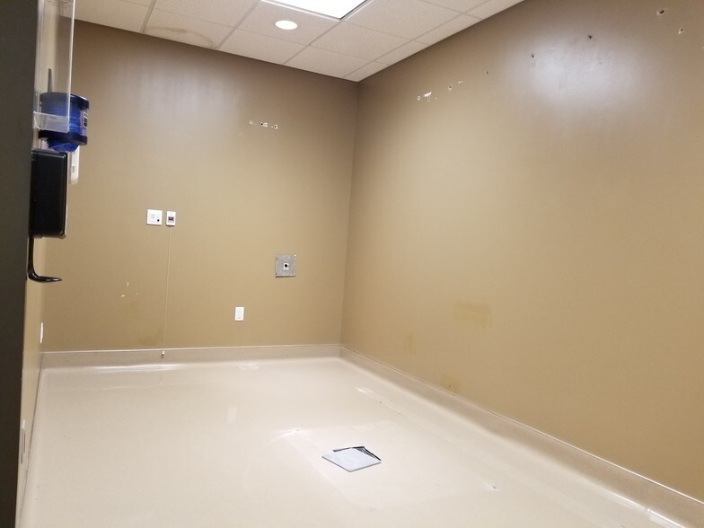 More Photos Of 2158 Northpark Dr, Kingwood Medical For Sale