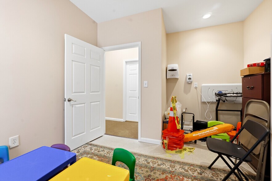 More Photos Of 415-421 W Pike St, Lawrenceville Office For Sale