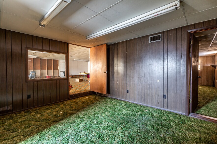 More Photos Of 400 Highway 22, Clifton Storefront Retail Office For Lease