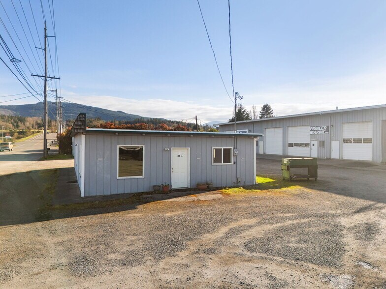More Photos Of 503 S 3rd Ave, Sequim Flex For Lease