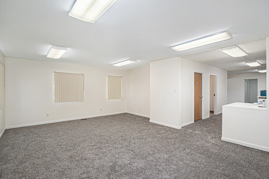 More Photos Of 3929-3933 W Court St, Flint Office For Sale
