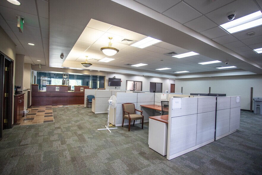 More Photos Of 1381 Rinehart Rd, Sanford General Retail For Sale