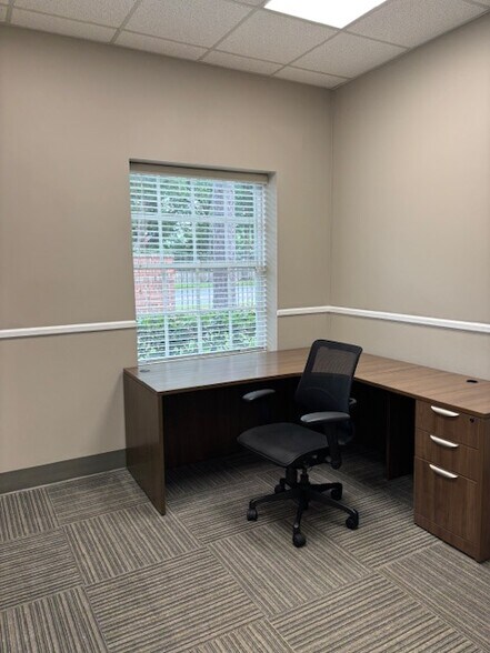 More Photos Of 1936 Boothe Cir, Longwood Medical For Lease