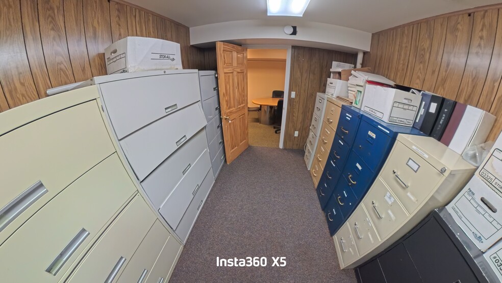 More Photos Of 302 Willis Ave, Mineola Freestanding For Lease