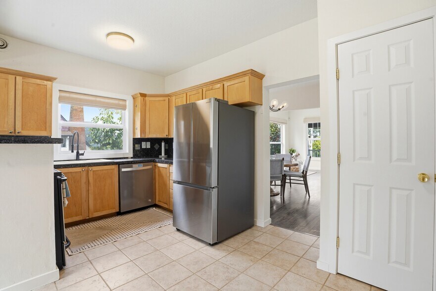 More Photos Of 1314 7th St, Oregon City Flex For Sale
