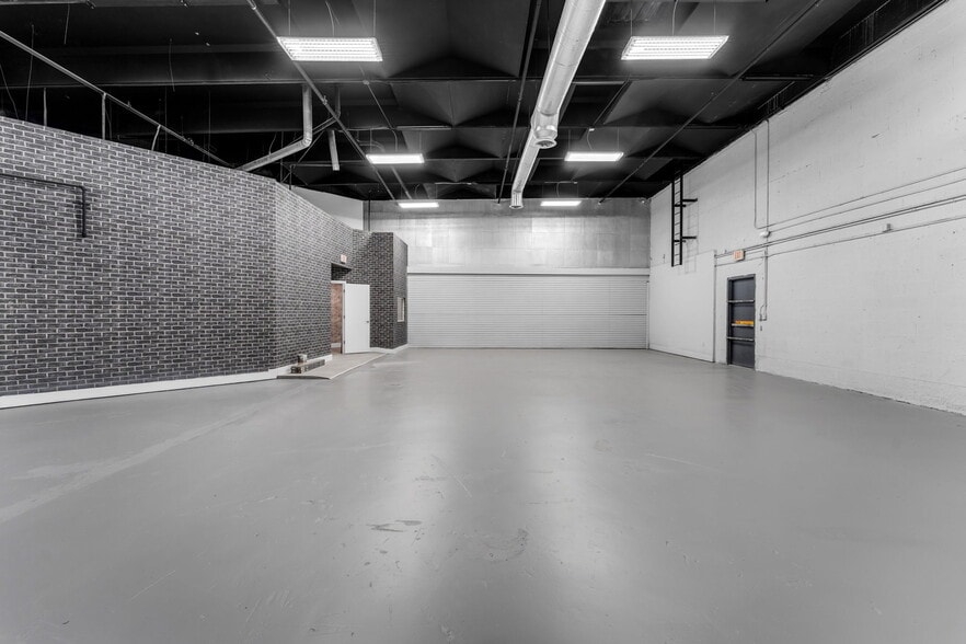 More Photos Of 9450 NW 58th St, Miami Warehouse For Lease