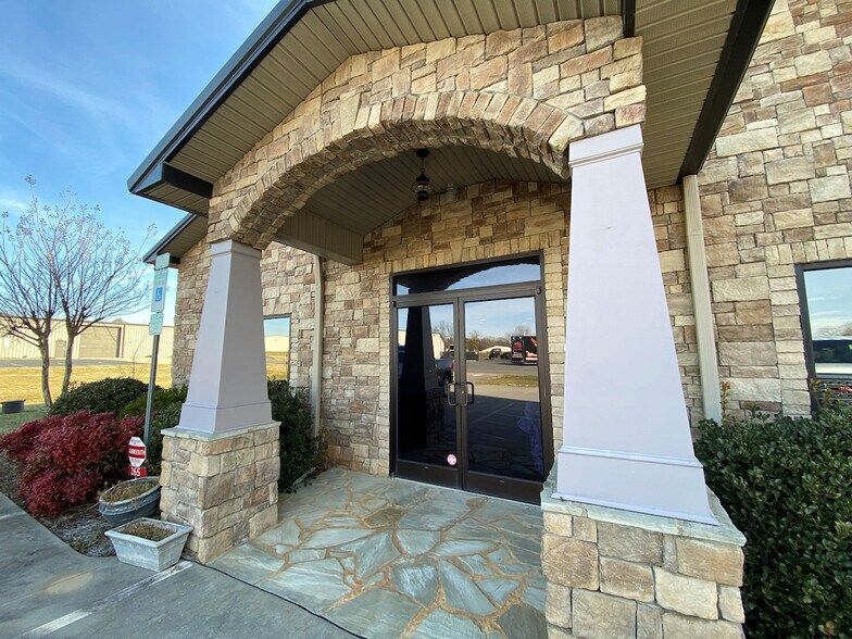 More Photos Of 265 Pitt Rd, Mooresville Warehouse For Sale