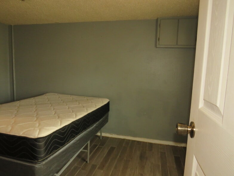 More Photos Of 925 W Main St, Yukon Apartments For Sale