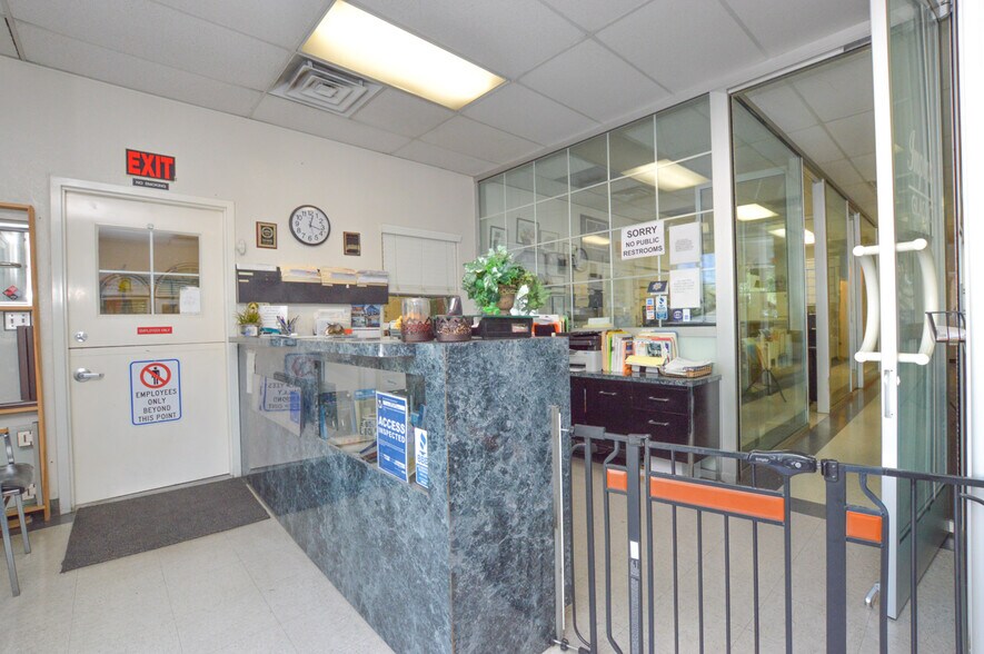 More Photos Of 444 N 1st St, Fresno Freestanding For Sale