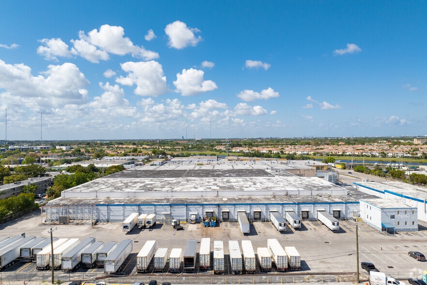 More Photos Of 18770 NE 6th Ave, Miami Refrigeration Cold Storage For Lease