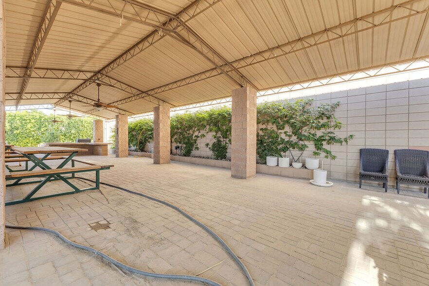 More Photos Of 81500 Industrial Pl, Indio Warehouse For Sale